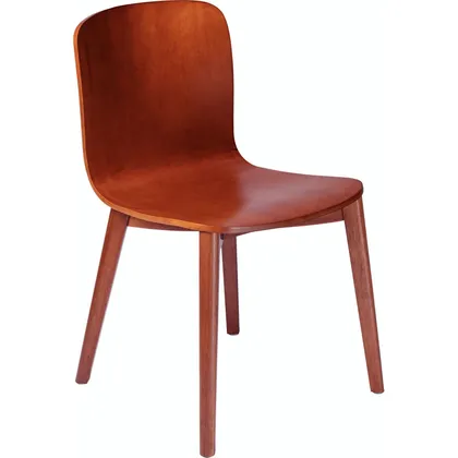 Silla Tramontina Porto en madera de Tauari con acabado color almendra.